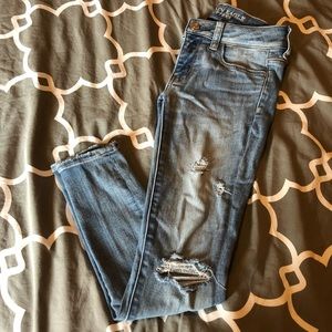 American Eagle distressed Jeggings